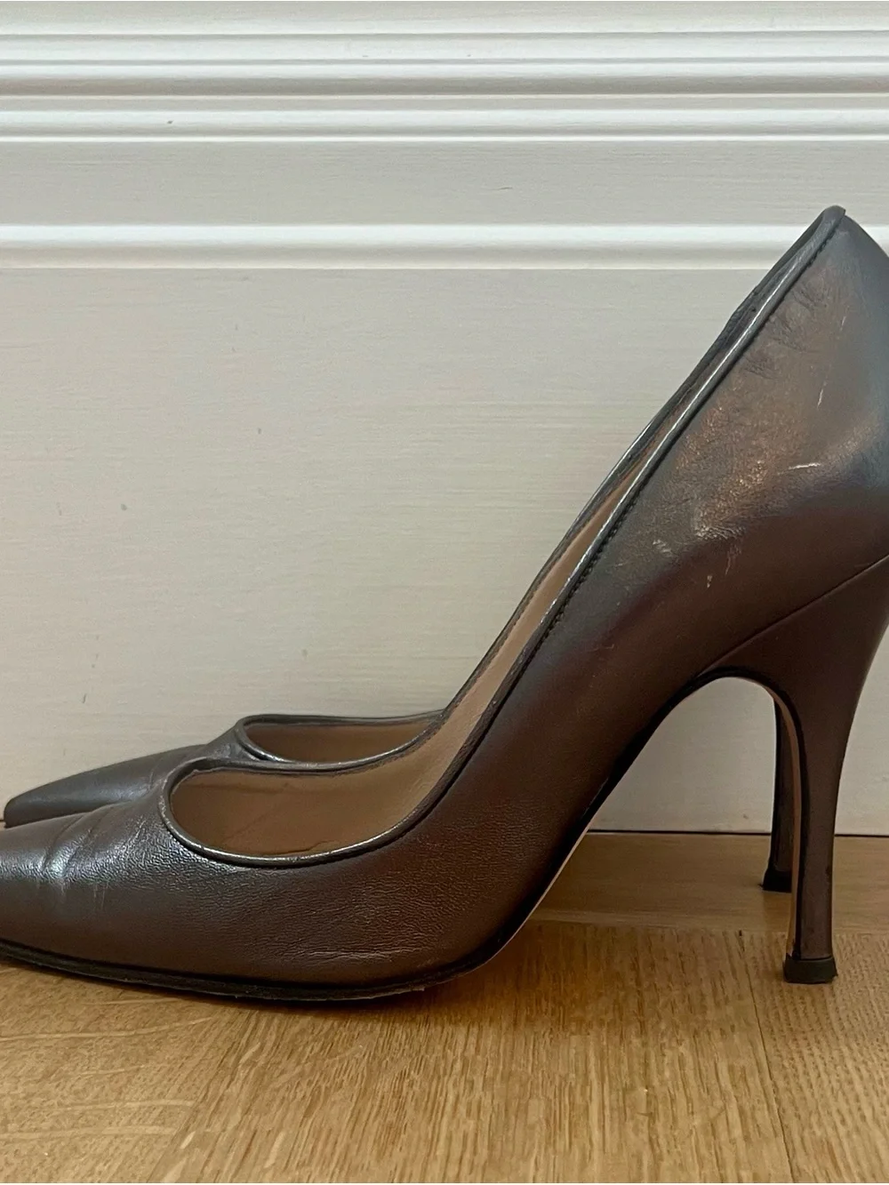 Manolo Blahnik Metallic Gray Pointed-Toe Stiletto Heels Size US 6.5/EU 36.5
